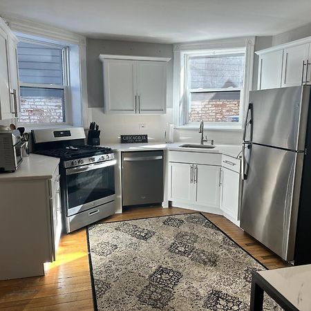 The Lyons' Lair Apartment Chicago Exterior photo