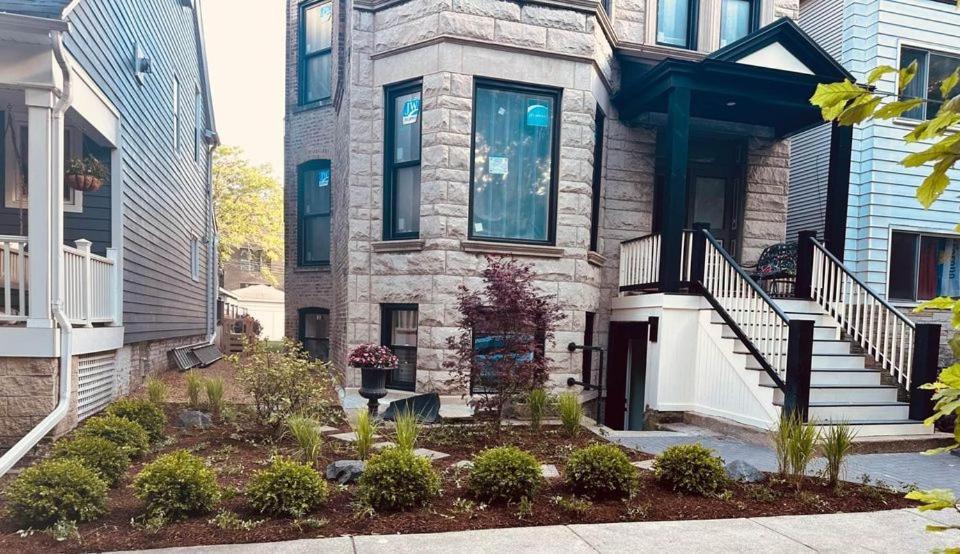 The Lyons' Lair Apartment Chicago Exterior photo